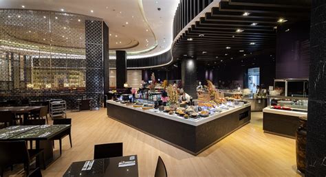 The Cafe at Hyatt .